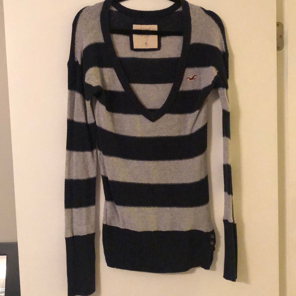 Hollister sweater